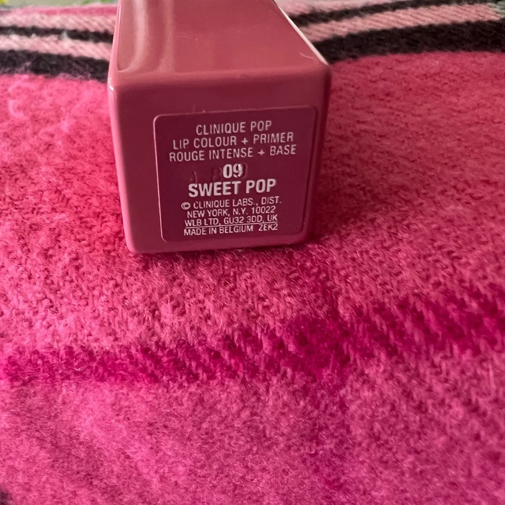 Clinique Pink Lip Primer - Picture 5 of 7